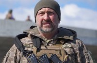 Командувач Сухопутних військ закликав українців вступати до ЗСУ, бо "зброя сама не стріляє, дрон сам не полетить"