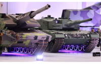 Європейська оборонка: дідусів мундир нарешті за розміром