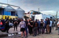 Рейдери агрохолдингу в Харківській області проходять за статтею "хуліганство"