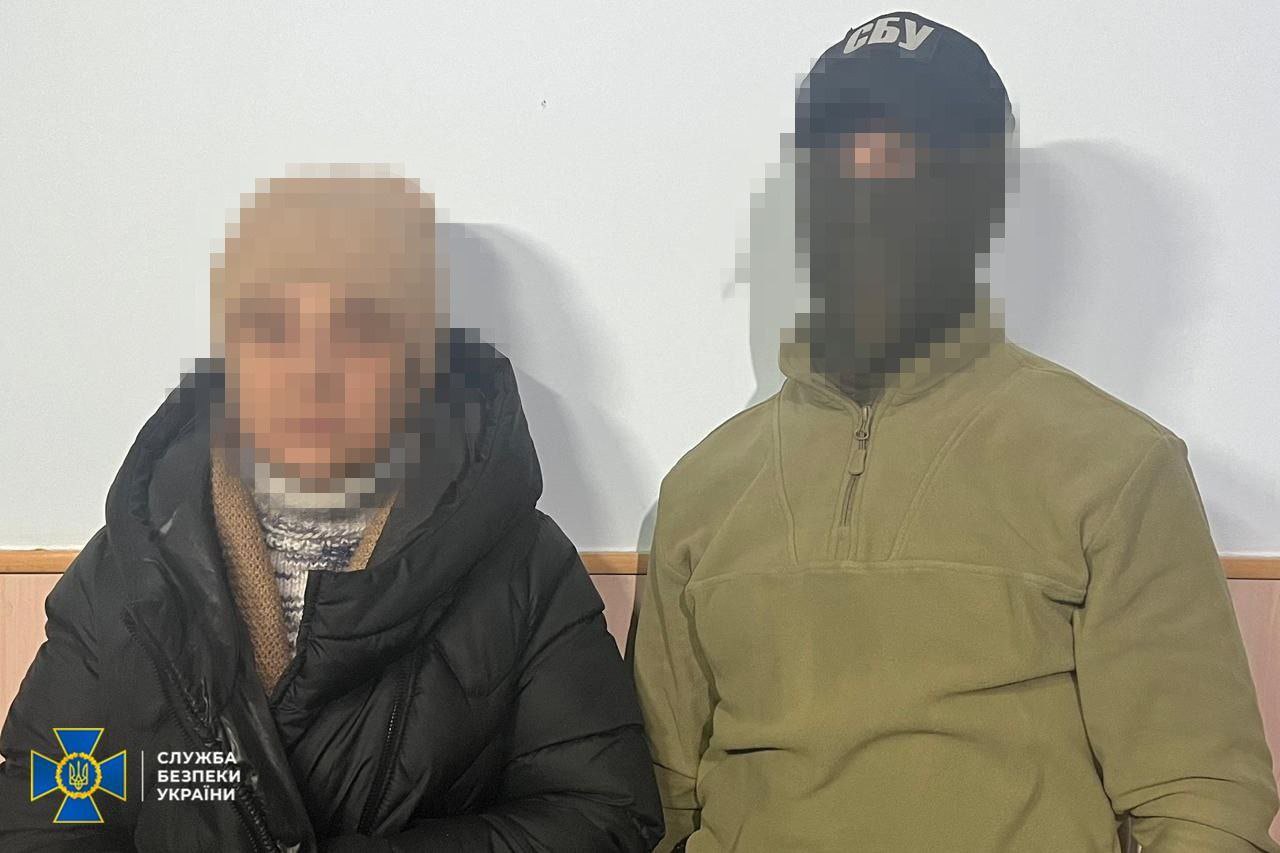 Подружжя з Херсону підозрюють у коригуванні російських атак по місту