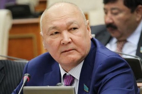 Один из кандидатов в президенты Казахстана не сдал экзамен по языку
