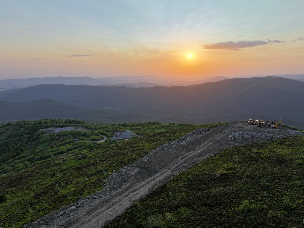 Будівельні роботи на полонині Руна.