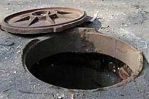 У Києві знайшли труп у каналізаційному люку