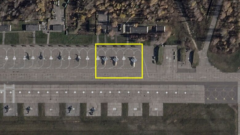 На супутникових знімках від Planet Labs видно три російські літаки МіГ-31К на авіабазі Мачулищі на південь від Мінська 