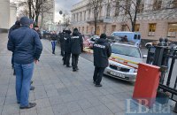 ​"Автомайдан" заблокировал заезд в Верховную Раду