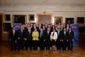 Декларация саммита "Восточного партнерства" еще не готова, - премьер Латвии
