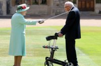 Королева Єлизавета посвятила у лицарі 100-річного ветерана 