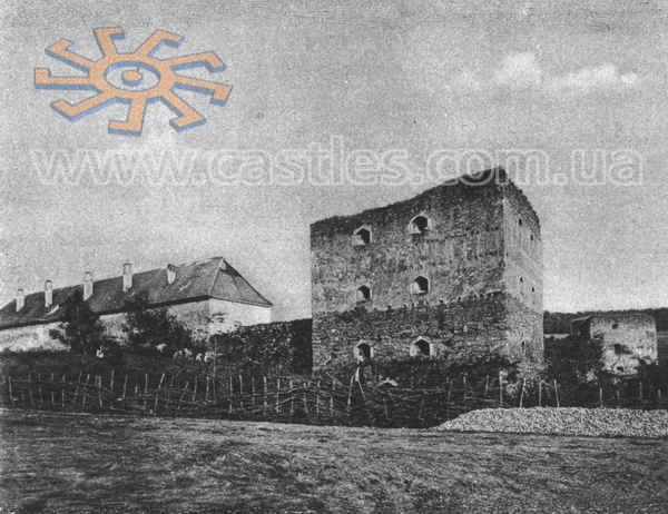Довоенное фото замка