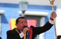 Уго Чавес споет в США