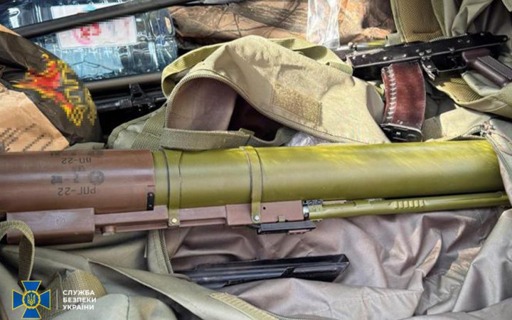 Правоохоронців затримали ще 9 осіб, які торгували «трофейною» зброєю в Україні