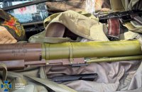 Правоохоронців затримали ще 9 осіб, які торгували «трофейною» зброєю в Україні