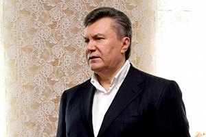Янукович: за законом про біопаспорти, в тіла нічого не зашиватимуть