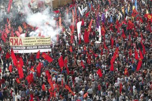 Турецкие власти пригрозили протестующим армией