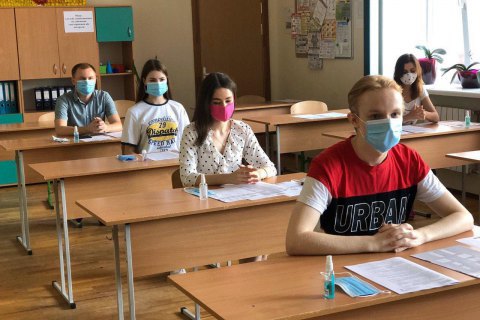 Для украинских школьников запустили бесплатный курс подготовки к ВНО по английскому языку