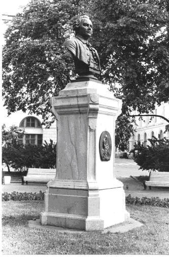 Памятник М.Ломоносову. Петербург