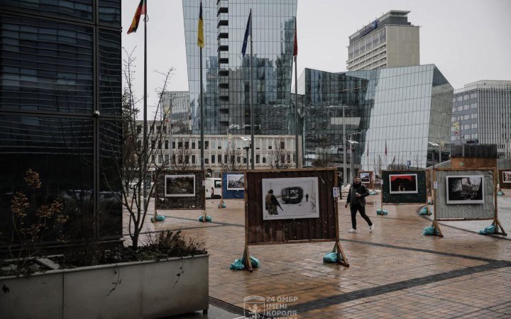 Фотовиставку оборони Часового Яру воїнами 24-ї бригади відкрили в Литві