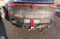 ​У Києві оштрафували водійку, яка  закрила номерний знак іграшкою