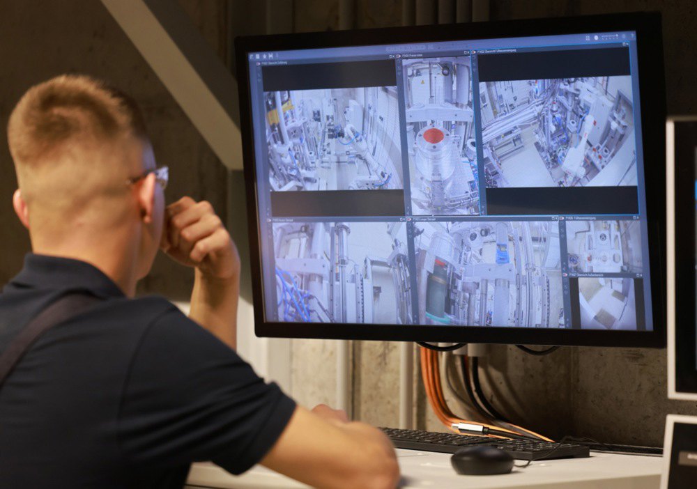 Виробнича лінія на заводі боєприпасів Rheinmetall в Унтерлюссі