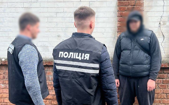 У Львові поліцейські затримали шахраїв, які облаштували псевдообмінник і вкрали 50 тисяч доларів