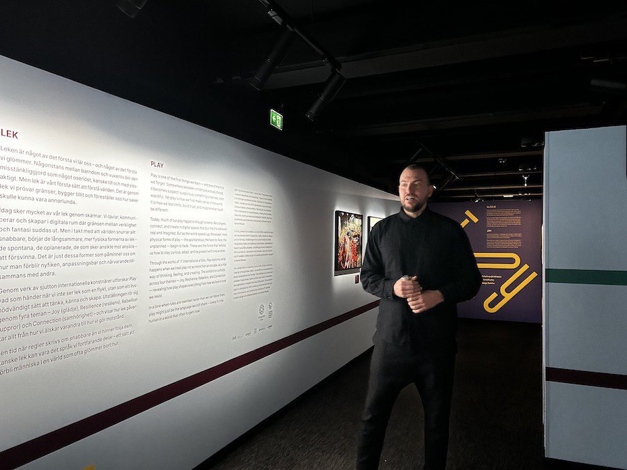 Виставка «PLAY», куратор Йорвен Віілік, Fotografiska Tallinn, Pekuri Shopping Centre, Оулу