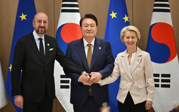 Президент Південної Кореї і лідери ЄС у спільній заяві засудили вторгнення Росії в Україну