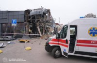 РФ вдарила по Запоріжжю: пошкоджено магазин, є поранені (доповнено)