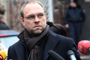 Власенко не хоче, щоб МОЗ оцінював стан Тимошенко