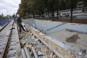 Попов поручил ускорить строительство "легкого метро" на Троещине