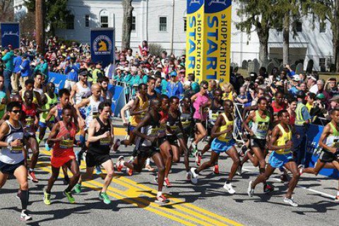 Переможця знаменитого Бостонського марафону розділили лише 2 секунди