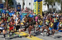 Победителя знаменитого Бостонского марафона разделили лишь 2 секунды