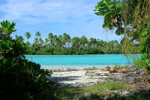 Президент тонущего государства хочет переселить свой народ на Фиджи 
