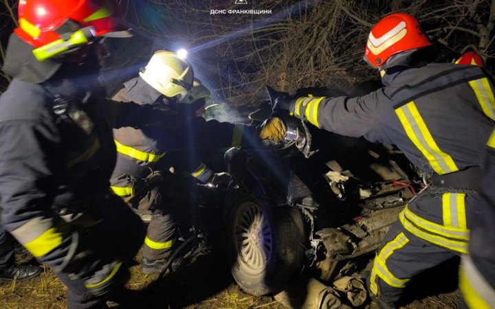 На Прикарпатті у ДТП загинули п’ятеро людей, серед них - неповнолітні