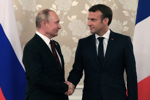 Макрон и Путин обсудили подготовку нормандской встречи 