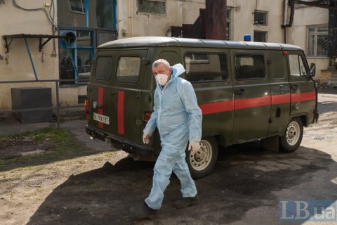 За добу в Україні зафіксували 11 680 нових випадків ковіду, госпіталізовано 2 334 людини