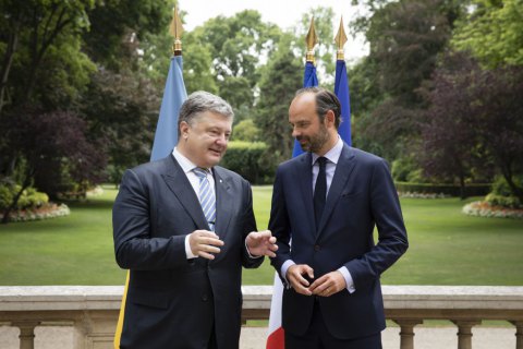 ​Порошенко обсудил с премьером Франции угрозы "Северного потока-2"