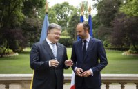 ​Порошенко обсудил с премьером Франции угрозы "Северного потока-2"