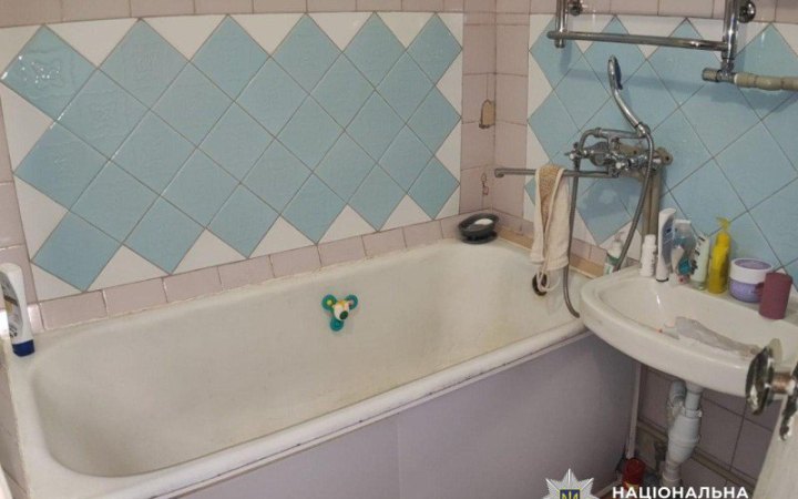 В Миколаєві дворічний хлопчик потонув у ванній: матері повідомили про підозру