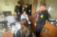 Правоохоронці викрили підозрюваних у організації незаконної схеми зняття з військового обліку на Харківщині