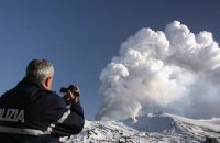 В Японии уже 30 альпинистов погибли из-за извержения вулкана