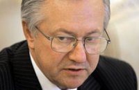 Критикуя Тимошенко, Ющенко отрабатывает госдачу - Тарасюк