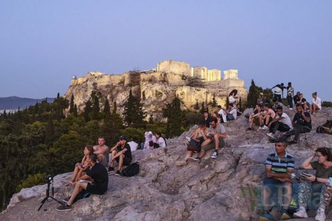 Правительство Греции вводит ограничения для невакцинированных от COVID-19 