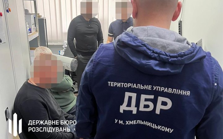 На Житомирщині викрили заступника керівника колонії, який виплачував зарплату відсутнім на роботі співробітникам