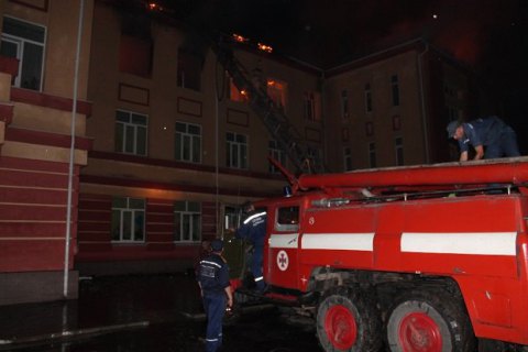 В Одесской области из-за удара молнии загорелась школа
