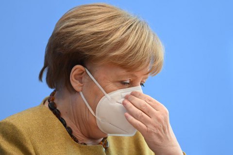 Меркель отменила запись на прививку от коронавируса, - СМИ