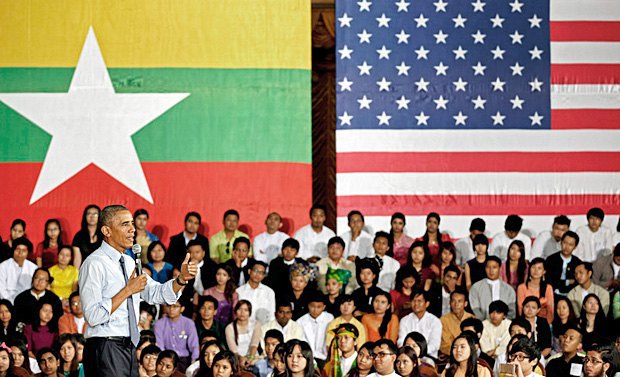 Президент США Барак Обама выступает во время встречи со молодежью в Янгонском университете, Мьянма, 14 ноября 2014 г. 