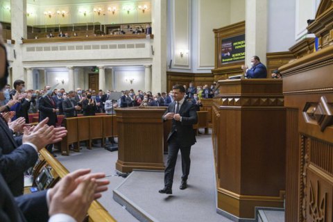 Зеленский созывает Раду для принятия законов по интеграции в ЕС