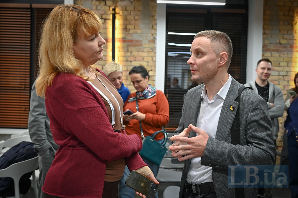 Наталія Сергієнко, заступниця директора з питань стратегічного розвитку <i>AstraZeneka,</i> і Олег Кльоц, генеральний директор
Медичних закупівель України