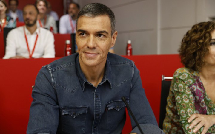 Прем'єр-міністр Іспанії оголосив про перестановки у партії на тлі розслідування корупції