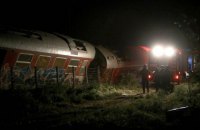 Під час аварії пасажирського поїзда в Греції загинули дві людини