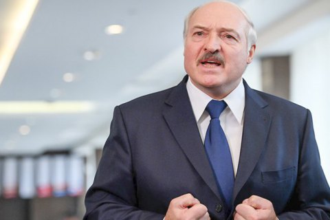 Лукашенко: "Я поки що живий і не за кордоном"